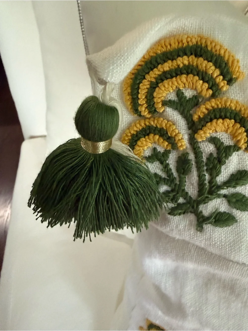 New! SERENA & LILY Cortina Moss/Sunflower Linen Embroidered Tassel Pillow